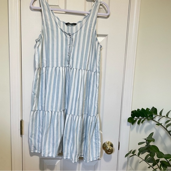 Velvet Heart 100% Tencel Sleeveless blue and white Tiered short Dress M - Picture 1 of 8